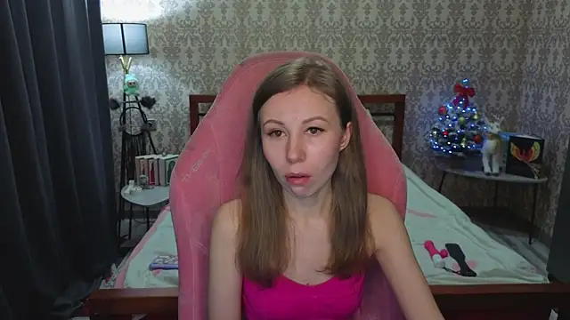 Lill Mary online show from 12-19-25, 02:04