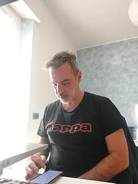 Snapshot of Marcolino183 chatting on 02-20-26, 08:16 Marcolino183 online show from 02-20-26, 08:16