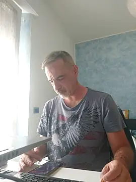 Snapshot of Marcolino183 chatting on 07-06-26, 12:45 Marcolino183 online show from 07-06-26, 12:45