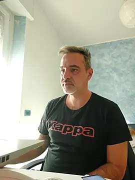 Snapshot of Marcolino183 chatting on 02-18-26, 08:11 Marcolino183 online show from 02-18-26, 08:11