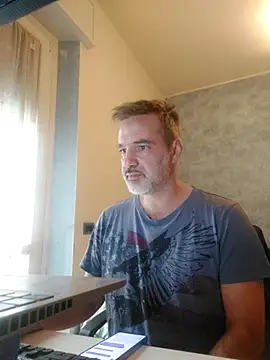 Snapshot of Marcolino183 chatting on 02-25-26, 08:14 Marcolino183 online show from 02-25-26, 08:14