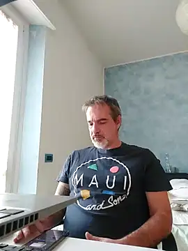 Snapshot of Marcolino183 chatting on 01-07-26, 08:41 Marcolino183 online show from 01-07-26, 08:41