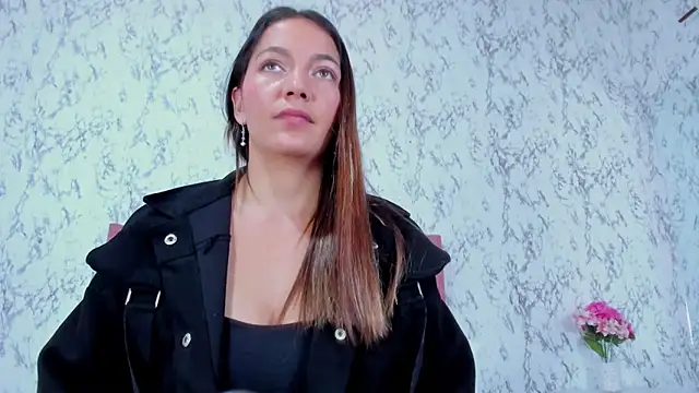 Mia Malkovaa  online show from 12-18-25, 04:22