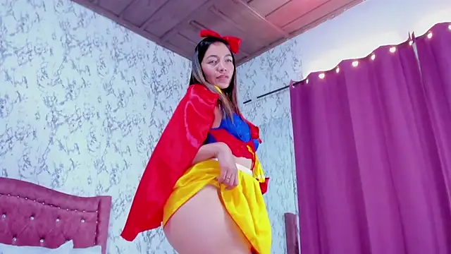 Mia Malkovaa  online show from 10-31-25, 04:25