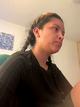 baby lizy online show from 10-28-25, 06:51