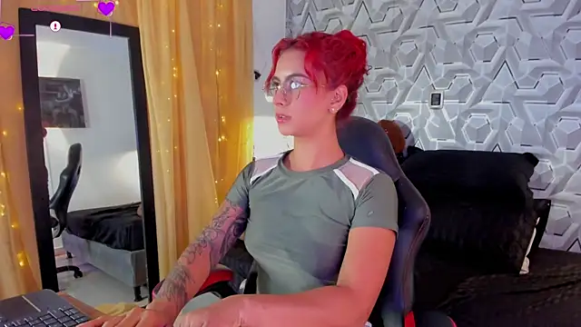 Sophiee Hill online show from 10-29-25, 10:31