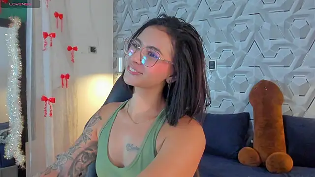 Sophiee Hill online show from 03-21-26, 07:09