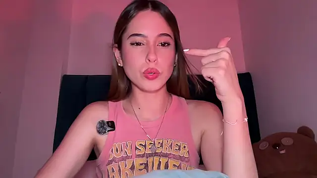 Snapshot of alice_guerin_ chatting on 07-16-26, 04:20 alice guerin online show from 07-16-26, 04:20