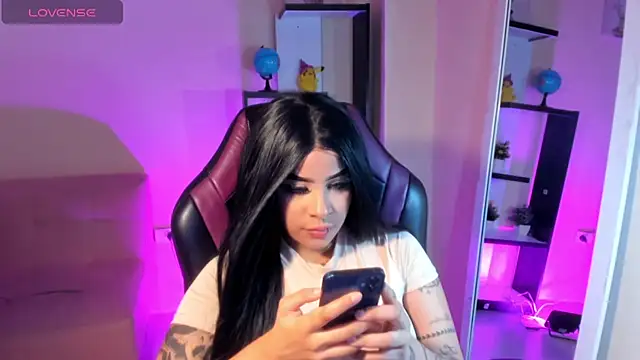 lana 0 online show from 12-18-24, 12:21