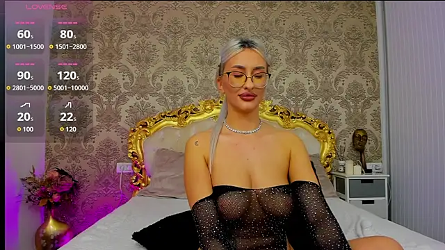 Snapshot of JulieBigAssx chatting on 12-14-24, 03:50 JulieBigAssx online show from 12-14-24, 03:50