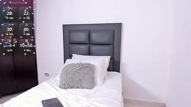 Snapshot of lena_rousseau chatting on 02-12-25, 06:19 lena rousseau online show from 02-12-25, 06:19
