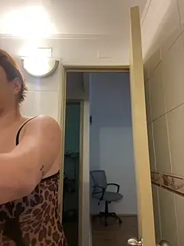 WhiteWomen online show from 10-14-25, 11:47