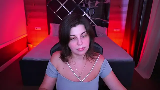 Snapshot of MirandaWong chatting on 09-24-25, 05:47 MirandaWong online show from 09-24-25, 05:47