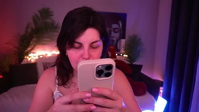 MirandaWong online show from 04-01-26, 05:31