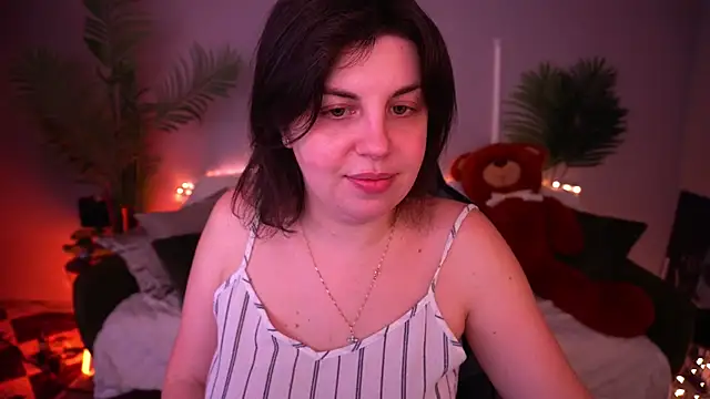 MirandaWong online show from 04-10-26, 05:47