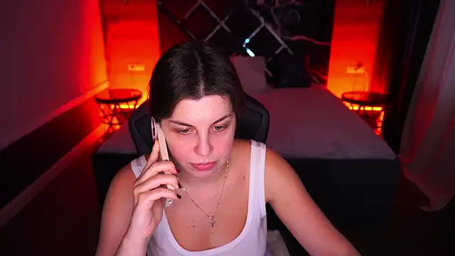 Snapshot of MirandaWong chatting on 11-04-25, 06:50 MirandaWong online show from 11-04-25, 06:50