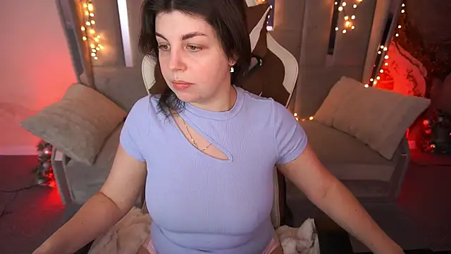 Snapshot of MirandaWong chatting on 02-14-26, 06:35 MirandaWong online show from 02-14-26, 06:35