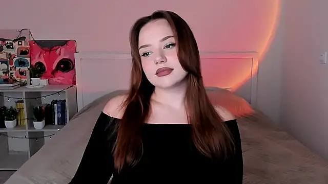 Snapshot of LittleKiitten chatting on 10-18-25, 01:24 LittleKiitten online show from 10-18-25, 01:24
