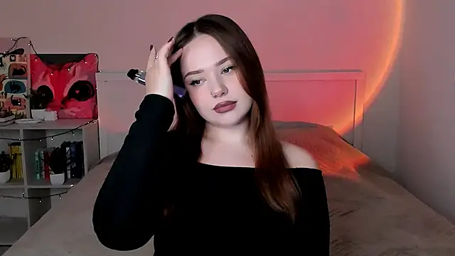 Snapshot of LittleKiitten chatting on 10-19-25, 01:47 LittleKiitten online show from 10-19-25, 01:47