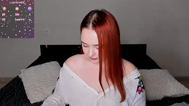 Snapshot of LittleKiitten chatting on 12-04-24, 02:42 LittleKiitten online show from 12-04-24, 02:42