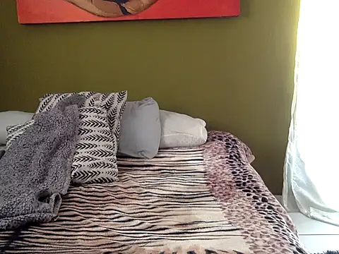 GoldenPussyXOXO online show from 09-20-25, 10:53
