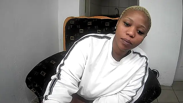 GoldenPussyXOXO online show from 04-22-26, 11:55