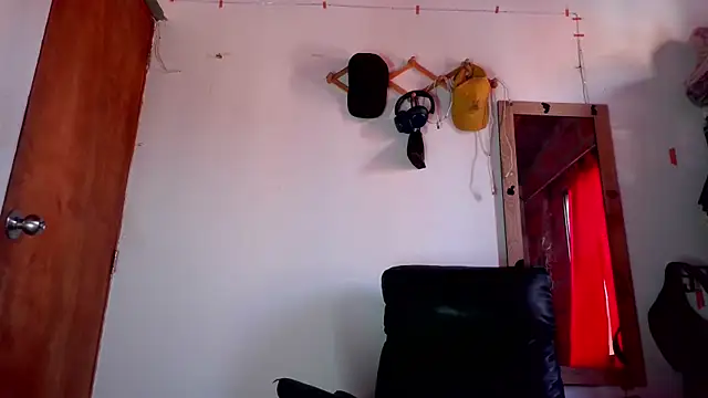 Snapshot of calioppe01 chatting on 05-26-26, 01:42 calioppe01 online show from 05-26-26, 01:42