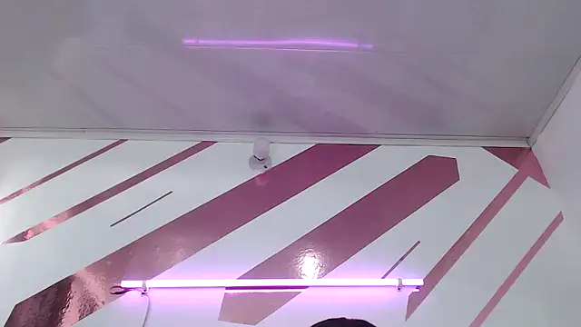 Kitten Hot  online show from 02-05-26, 09:10