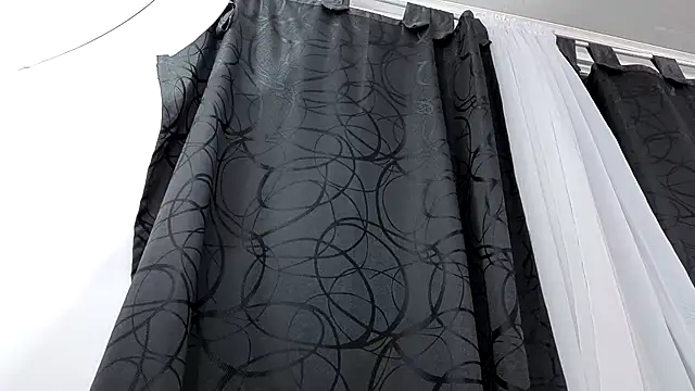 Kitten Hot  online show from 11-12-25, 01:21