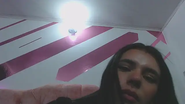 Kitten Hot  online show from 10-23-25, 04:00