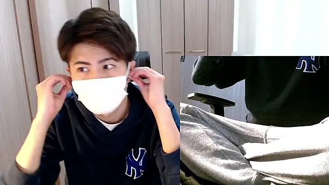 Snapshot of ryota_kkk chatting on 11-14-25, 04:43 ryota kkk online show from 11-14-25, 04:43
