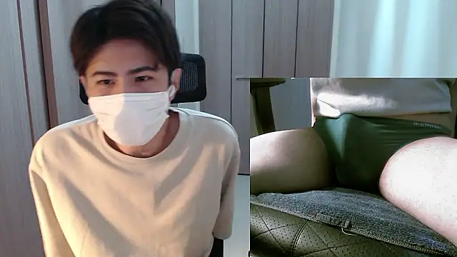 Snapshot of ryota_kkk chatting on 04-11-26, 12:20 ryota kkk online show from 04-11-26, 12:20
