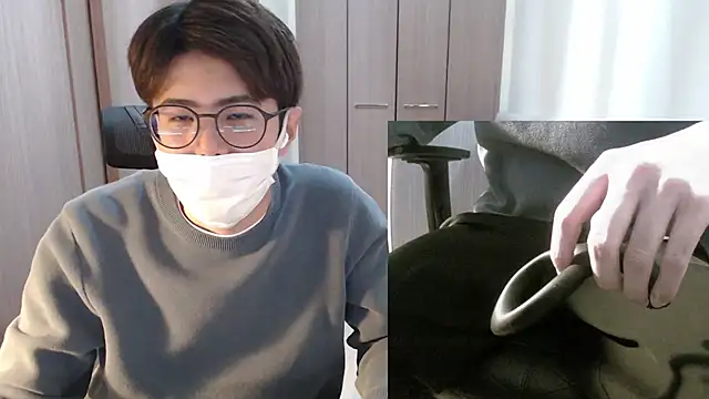 Snapshot of ryota_kkk chatting on 04-08-26, 02:29 ryota kkk online show from 04-08-26, 02:29