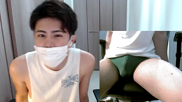 Snapshot of ryota_kkk chatting on 10-31-25, 01:19 ryota kkk online show from 10-31-25, 01:19