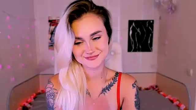Snapshot of _Ravenaa chatting on 10-11-25, 09:32 Ravenaa online show from 10-11-25, 09:32