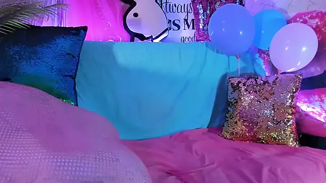 Evie Hill online show from 11-04-25, 12:25