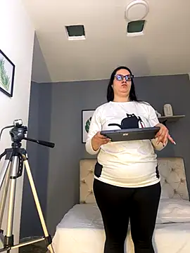 Soe Lara online show from 11-25-25, 10:59