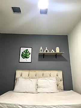 Soe Lara online show from 11-17-25, 11:25