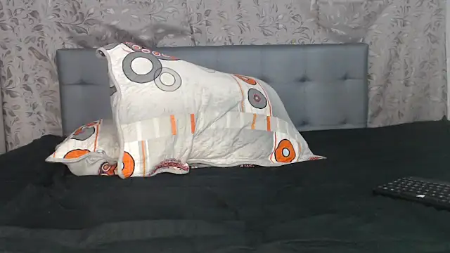 Snapshot of Soe_Lara chatting on 05-06-26, 01:26 Soe Lara online show from 05-06-26, 01:26