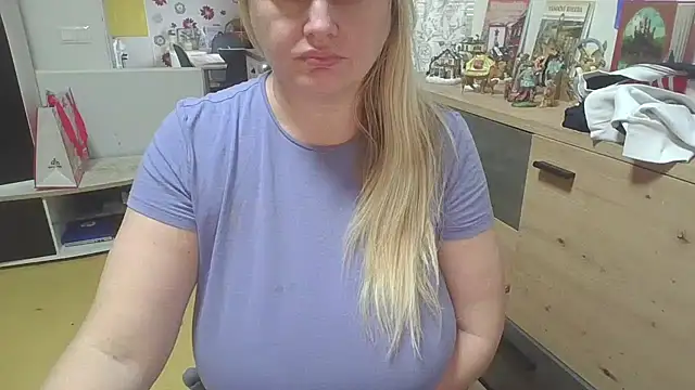 Meliss Official9 online show from 12-15-25, 09:48