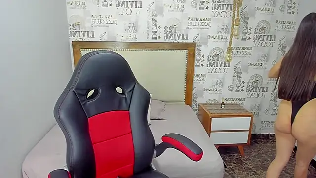 MAGNOLEROY online show from 10-31-25, 07:54