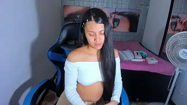 Catalehia Milk online show from 09-14-25, 04:02