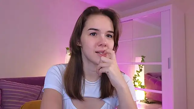 Snapshot of LindaRobertz chatting on 02-05-25, 12:49 LindaRobertz online show from 02-05-25, 12:49