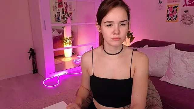 Snapshot of LindaRobertz chatting on 03-02-25, 09:10 LindaRobertz online show from 03-02-25, 09:10