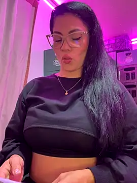 Hot beauty   online show from 11-29-25, 05:51