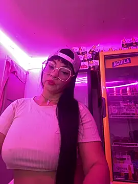 Snapshot of Hot_beauty__ chatting on 02-19-26, 03:14 Hot beauty online show from 02-19-26, 03:14