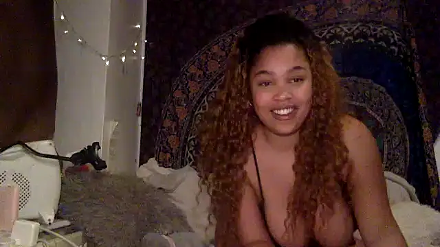 Snapshot of caramelangelxo chatting on 02-23-25, 10:53 caramelangelxo online show from 02-23-25, 10:53