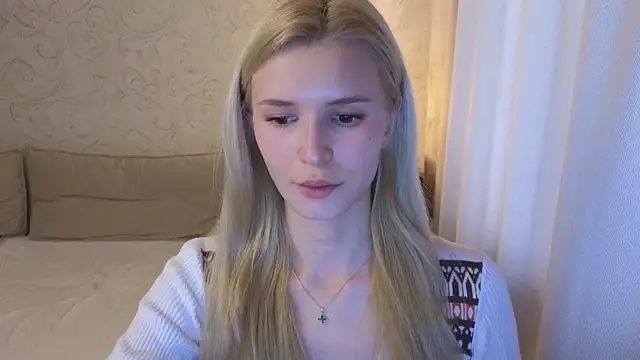 Snapshot of elsa_limerence chatting on 05-30-26, 03:17 elsa limerence online show from 05-30-26, 03:17