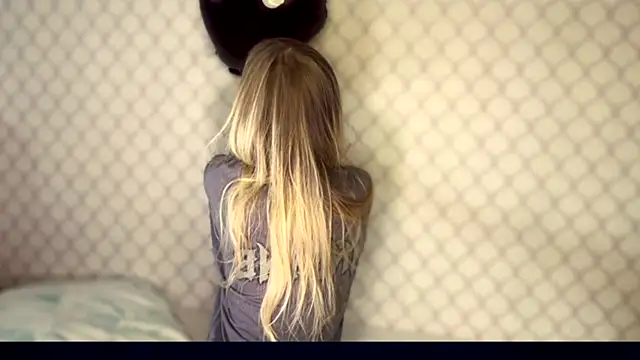 Evvie Summn1 online show from 12-20-25, 09:56