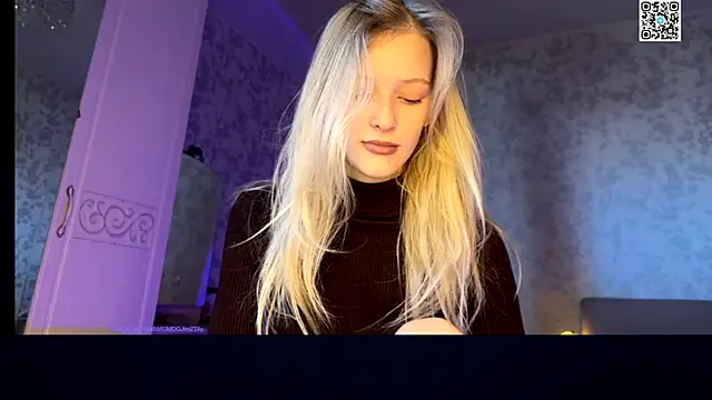 Snapshot of Evvie_Summn1 chatting on 09-30-25, 04:29 Evvie Summn1 online show from 09-30-25, 04:29